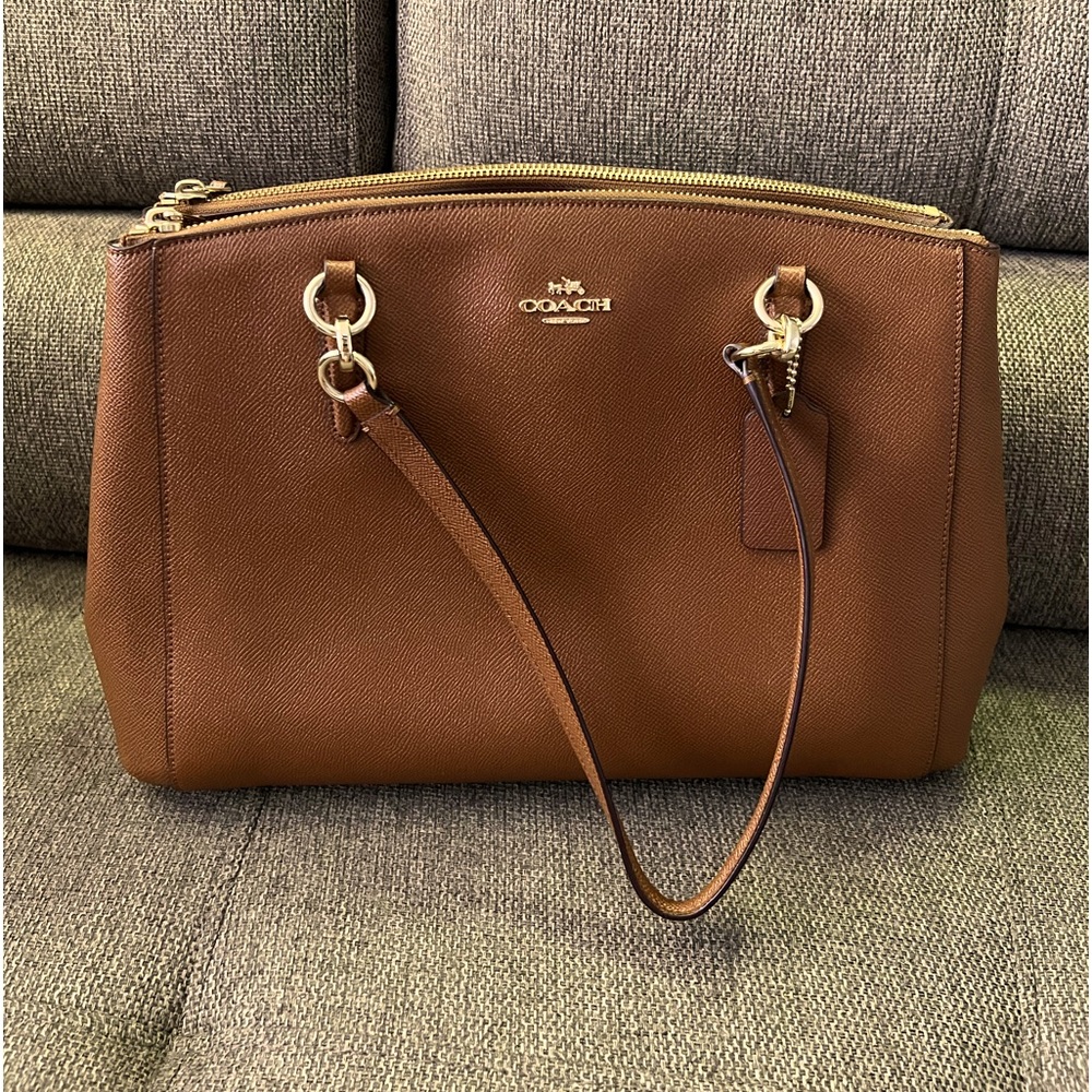 Nice Coach Purse in excellent condition, just missing the long strap.